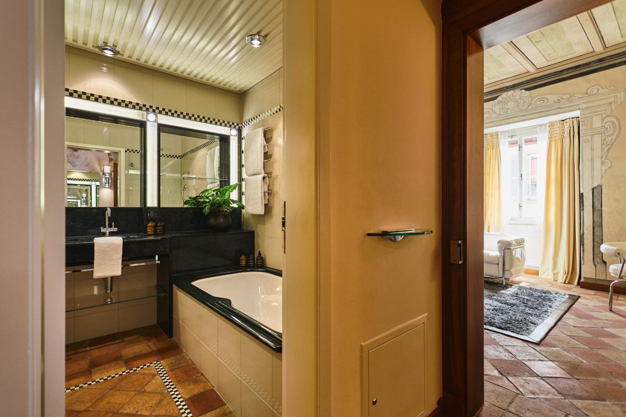 Deluxe Double or Twin Room,1729987373:JPEG